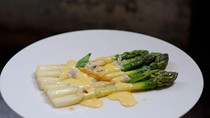 Asparagus with mousseline sauce (Asperges sauce mousseline)