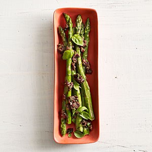 Asparagus with olive tapenade