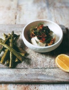 Asparagus with poached egg and smoked prawns