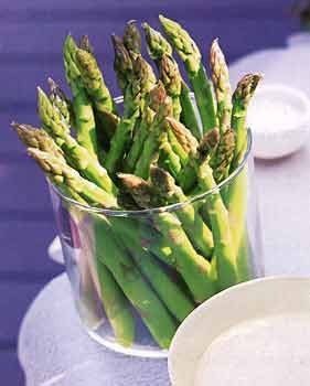 Asparagus with wasabi-mayonnaise dip