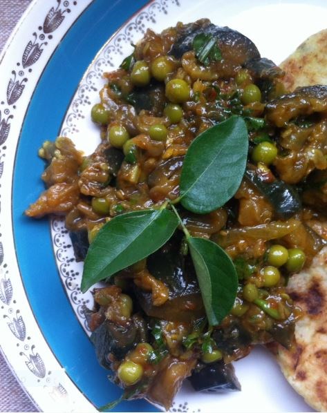 Aubergine + pea curry (Baingan matar masala)