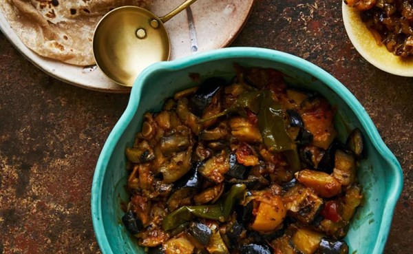 Aubergine & potato curry (Baingan & aloo sabzi)