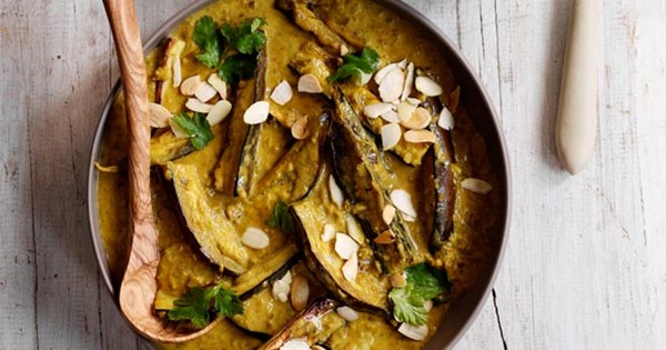 Aubergine and coconut curry