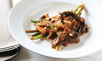 Aubergine and green bean curry