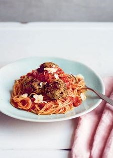 Aubergine and quinoa 'meatballs' with tomato sauce