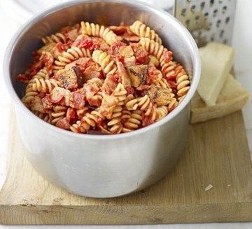 Aubergine, chilli & bacon pasta