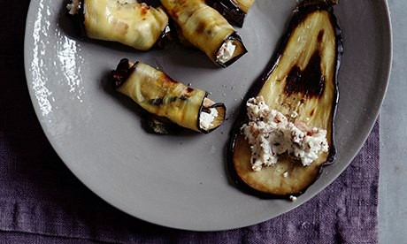 Aubergine rolls with goat's cheese, dates and bacon