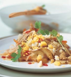 Aubergine salad with shrimp and egg