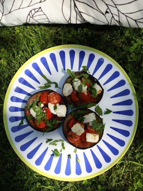 Aubergine veggie roast with goat cheese and tomatoes