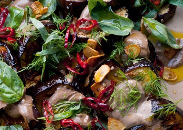 Aubergine with black garlic 