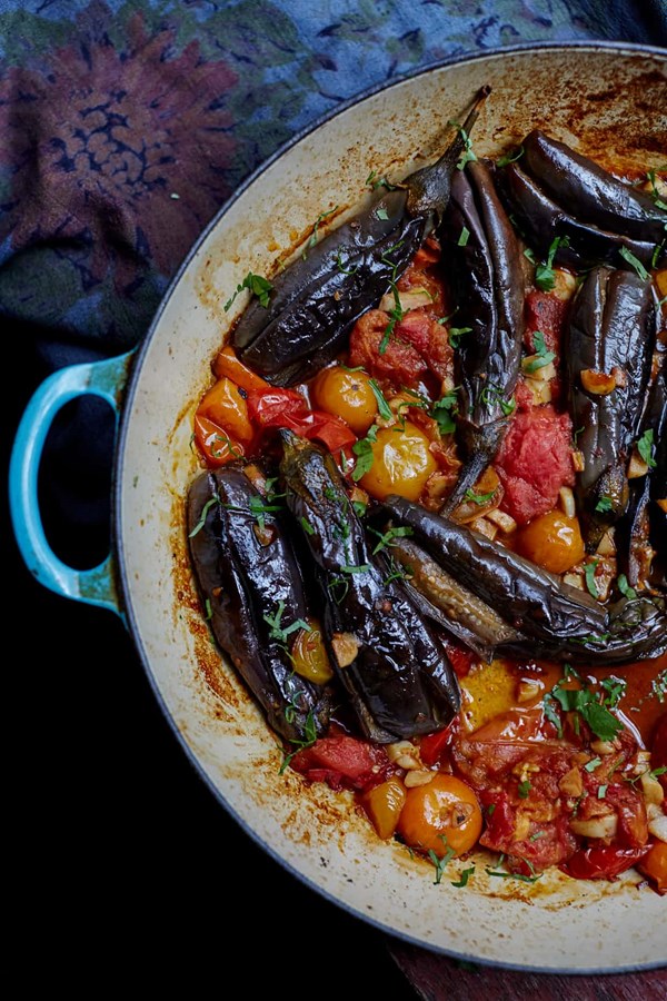 Aubergines and tomatoes (Serdakh)