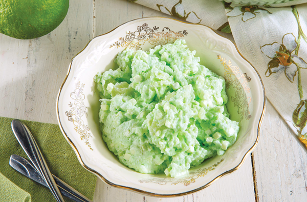 Aunt Evelyn's pineapple delight congealed salad