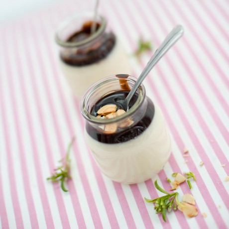Aunti Shirley's chocolate sauce