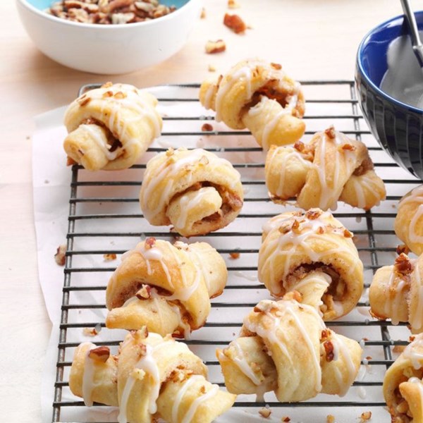 Austrian apple twists