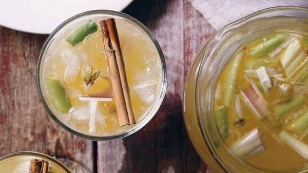 Autumn elderflower cocktail