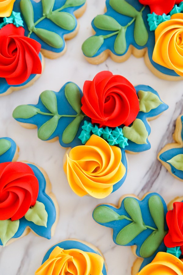 Autumn-inspired floral cookies