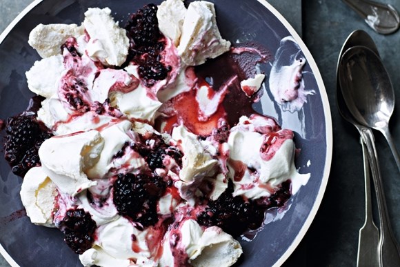 Autumn mess with blackberries