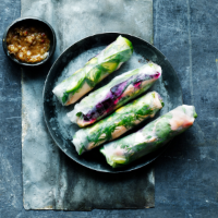 Autumn rolls with salmon, beetroot and avocado
