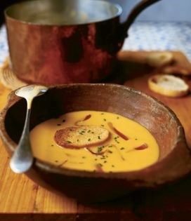 Autumn squash soup with country ham and garlic croutes (Crème de potiron)