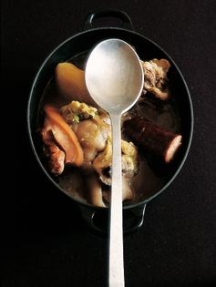 Auvergne pot (Potée Auvergnate)