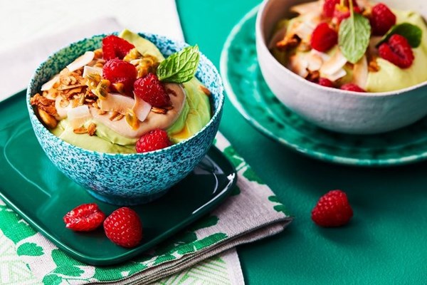 Avo colada smoothie bowl