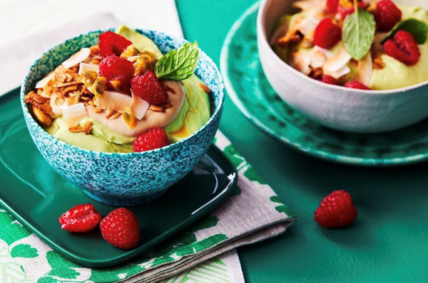Avo colada smoothie bowl