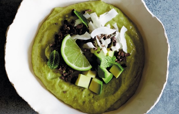 Avocado & matcha smoothie bowl 
