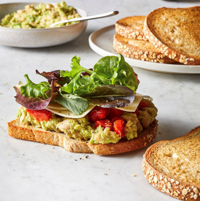 Avocado & white bean sandwich