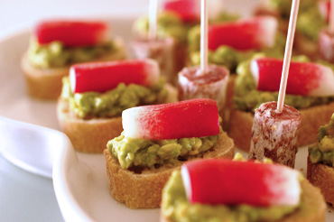 Avocado and radish canapés with smoked salt (Canapés radis avocat au sel fumé)