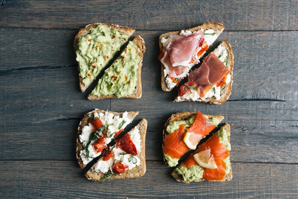 Avocado and ricotta toasts