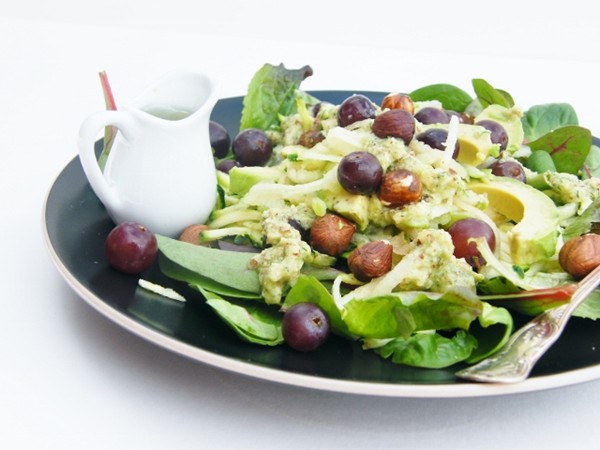 Avocado, apple & hazelnut salad