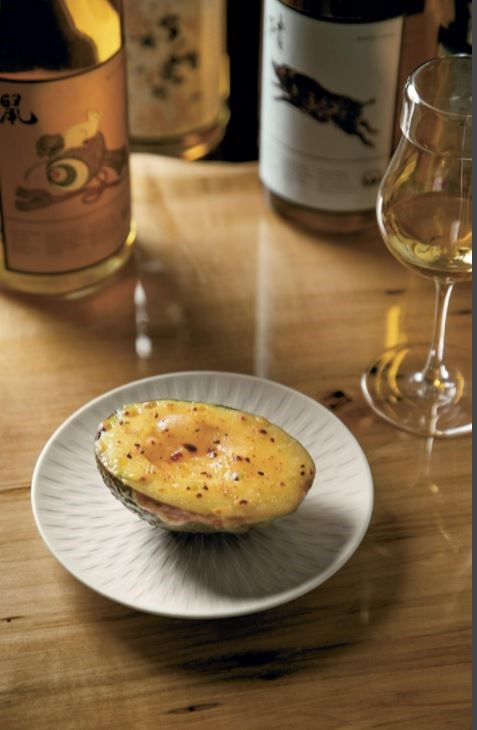 Avocado baked with cheese (Abokado no chīzu-yaki)