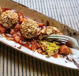 Avocado balls in sweet-and-sour sauce (Croquemoles)