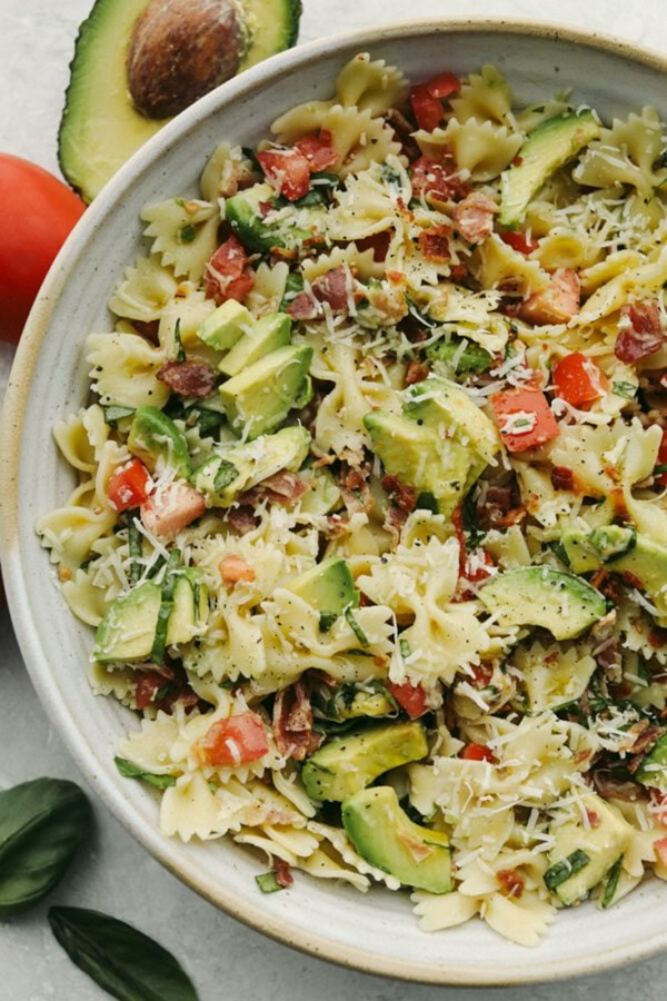 Avocado basil pasta salad