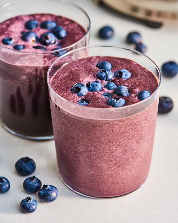 Avocado-berry smoothie