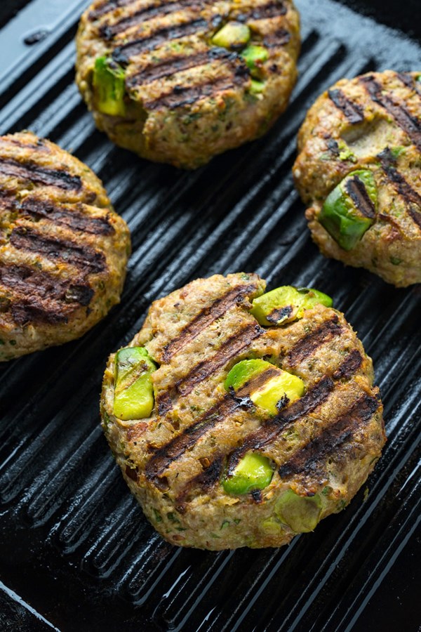 Avocado chicken burgers