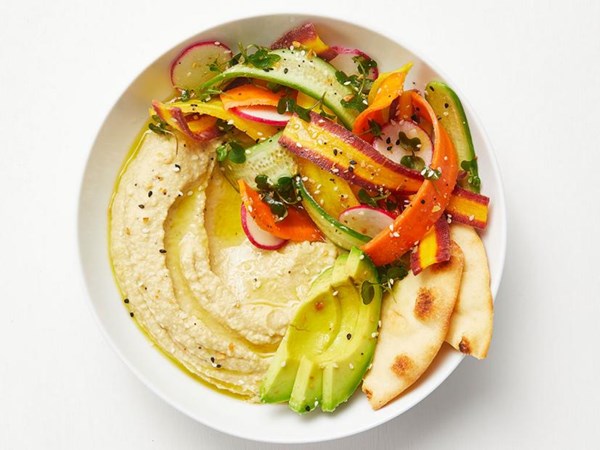 Avocado hummus bowl