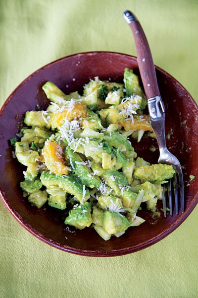 Avocado-mango salad (Saladu awooka àk mango)