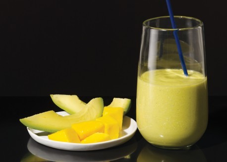 Avocado-mango smoothie