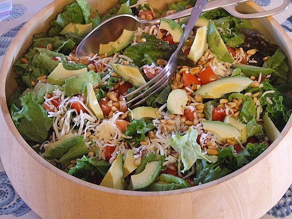 Avocado-pine nut salad