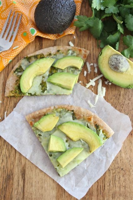 Avocado pita pizza with cilantro sauce
