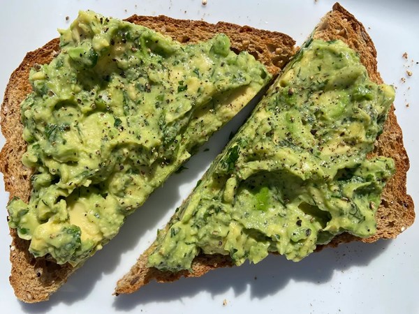 Avocado salad sandwiches