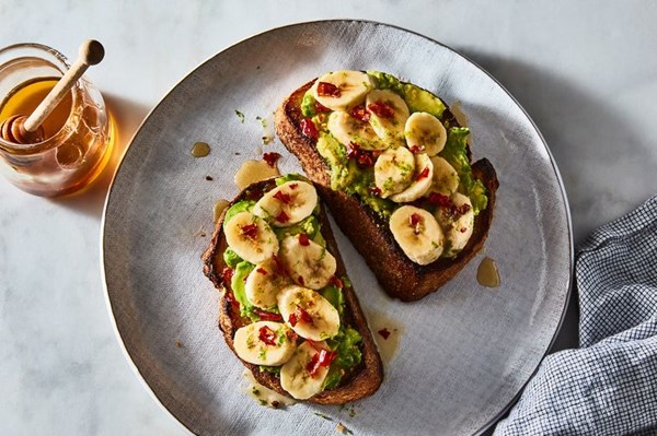 Avocado tartines with banana & lime