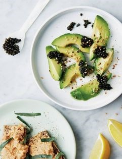 Avocado with caviar (Avocado med caviar)