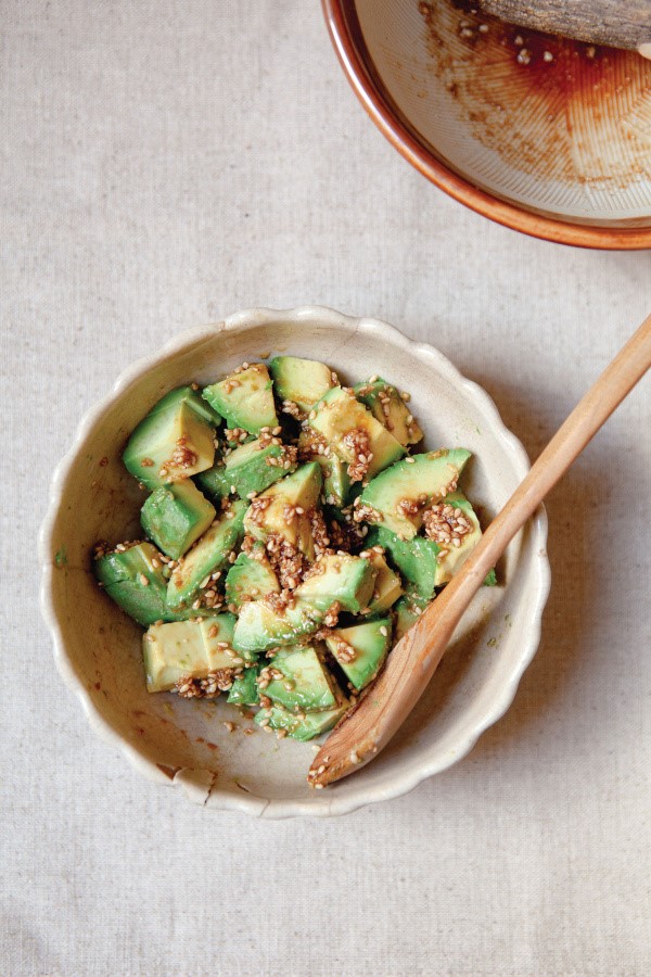 Avocado with sesame dressing