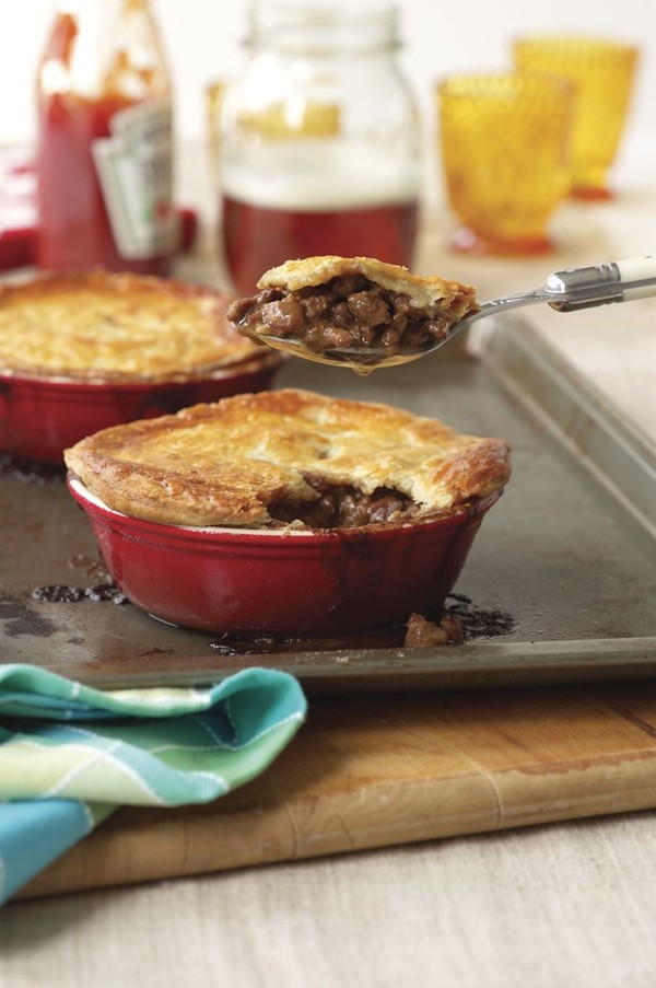 The Casserole Queens MakeaMeal Cookbook Mix and Match 100 Casseroles