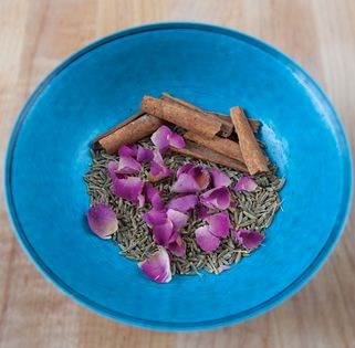 Azari three-spice advieh (Advieh-ye Azari)