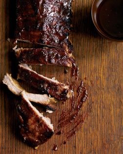 Baby back ribs with barbecue sauce 