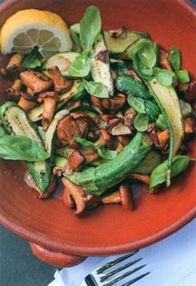 Baby courgettes and chanterelles with basil