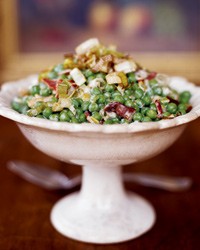 Baby peas with bacon and crispy leeks